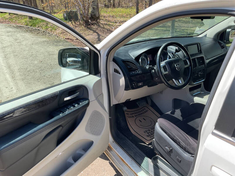 dodge grand caravan 2011 2D4RN5DG1BR748846 image dodge grand caravan 2011 2D4RN5DG1BR748846 image